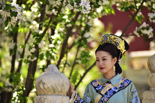 蔣欣歪嘴拍完華妃后改不回來(lái)了