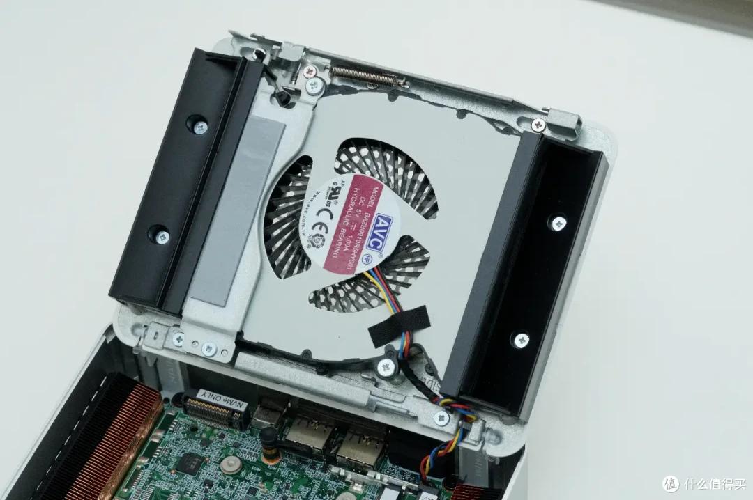 華碩&英特爾強強聯合的杰作,NUC 15 Pro +新品測評