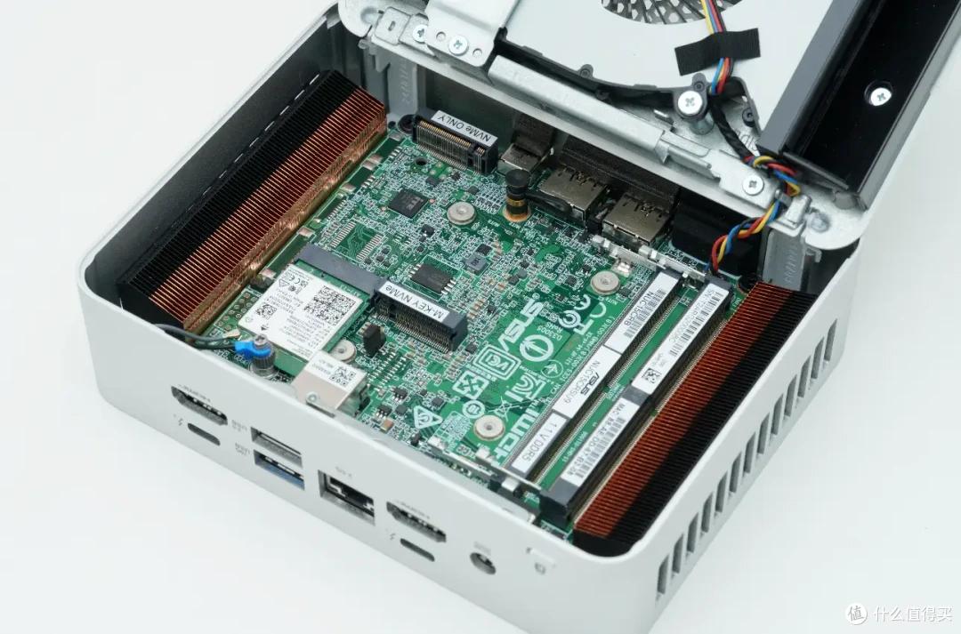 華碩&英特爾強強聯合的杰作,NUC 15 Pro +新品測評
